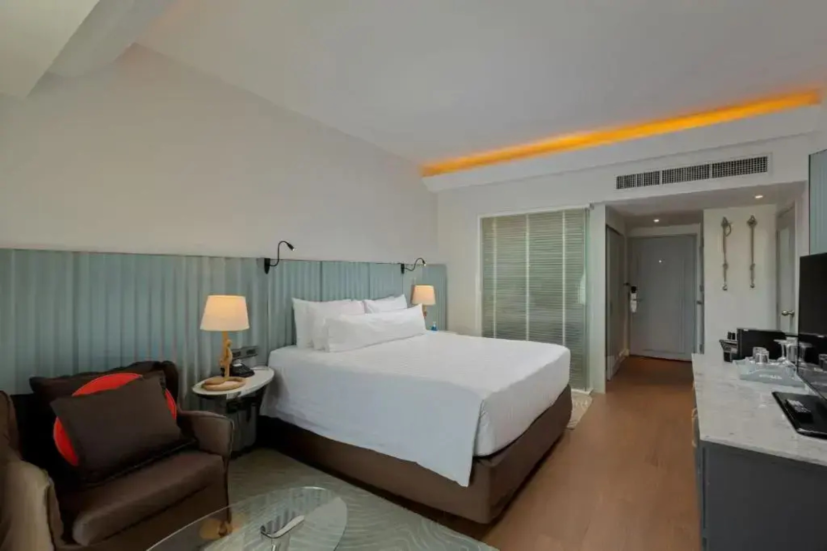 Отель The Boathouse Phuket