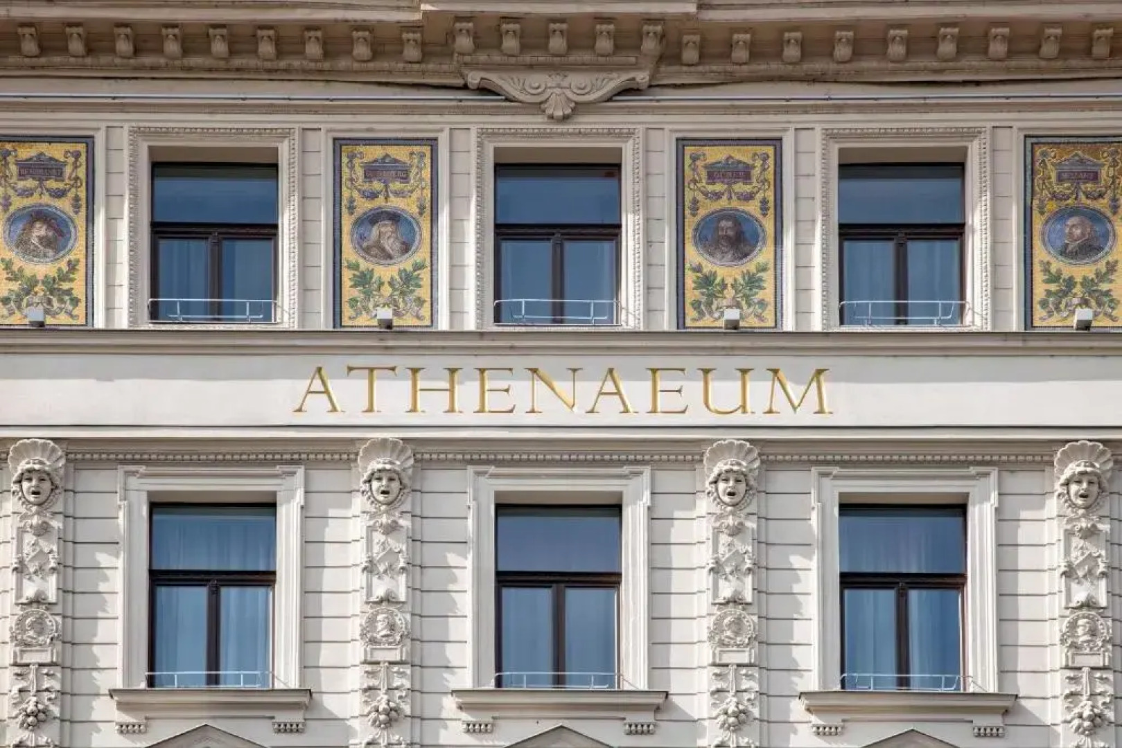 Отель Maverick Athenaeum