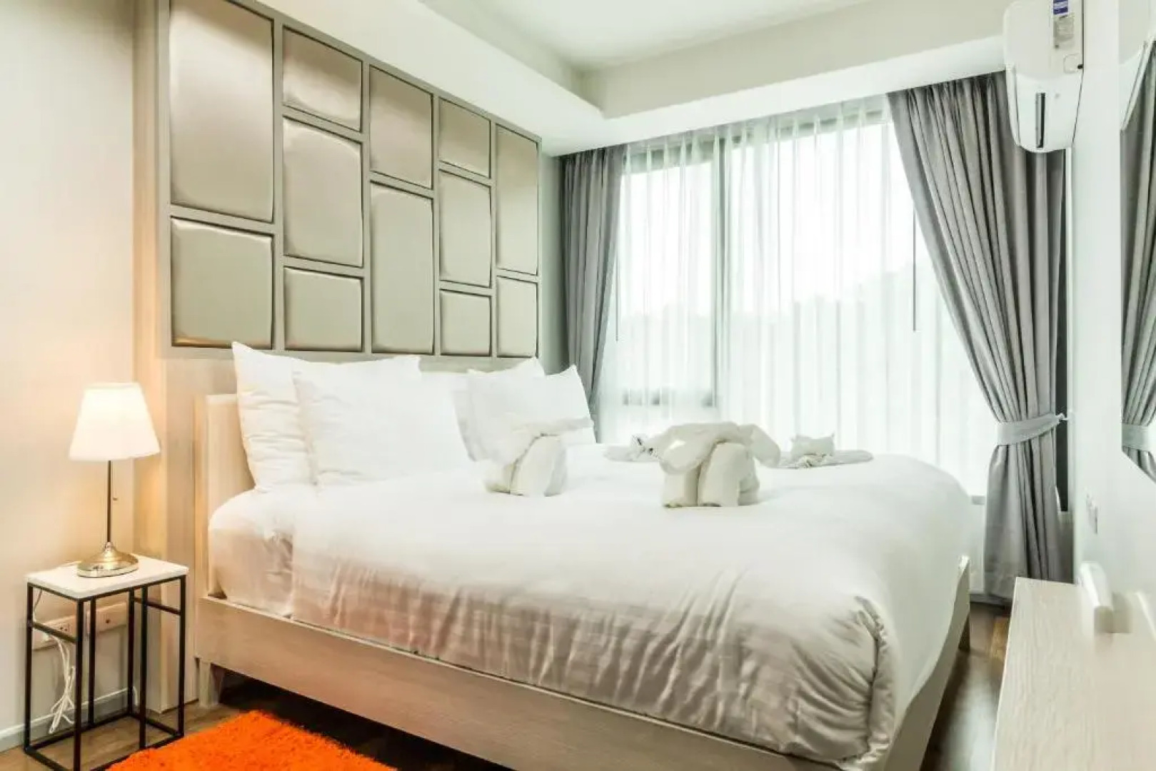 6 Avenue Surin by Lofty