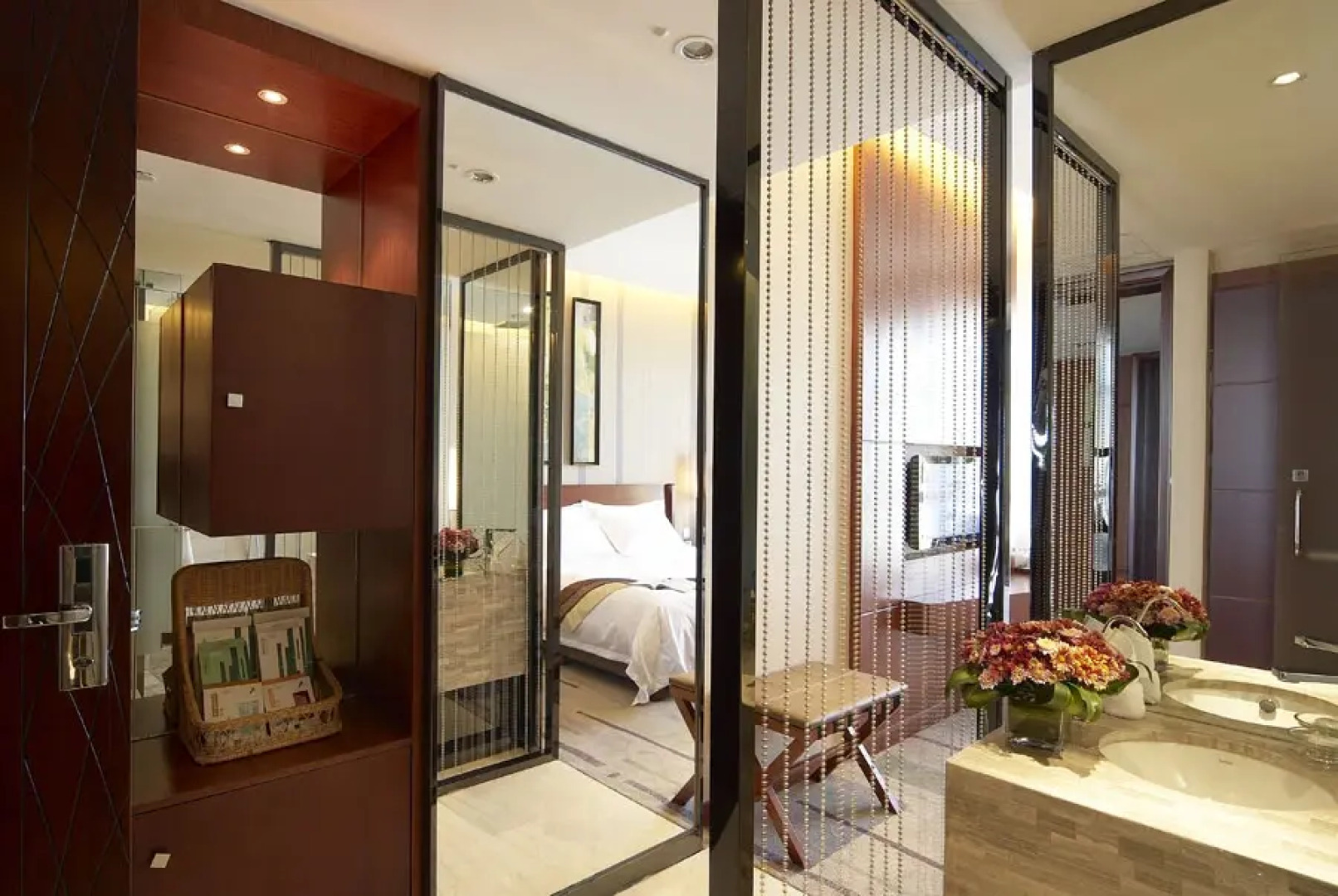 PHIREN Hotel Anji Jiuzhou Changshuo Plaza, Anji