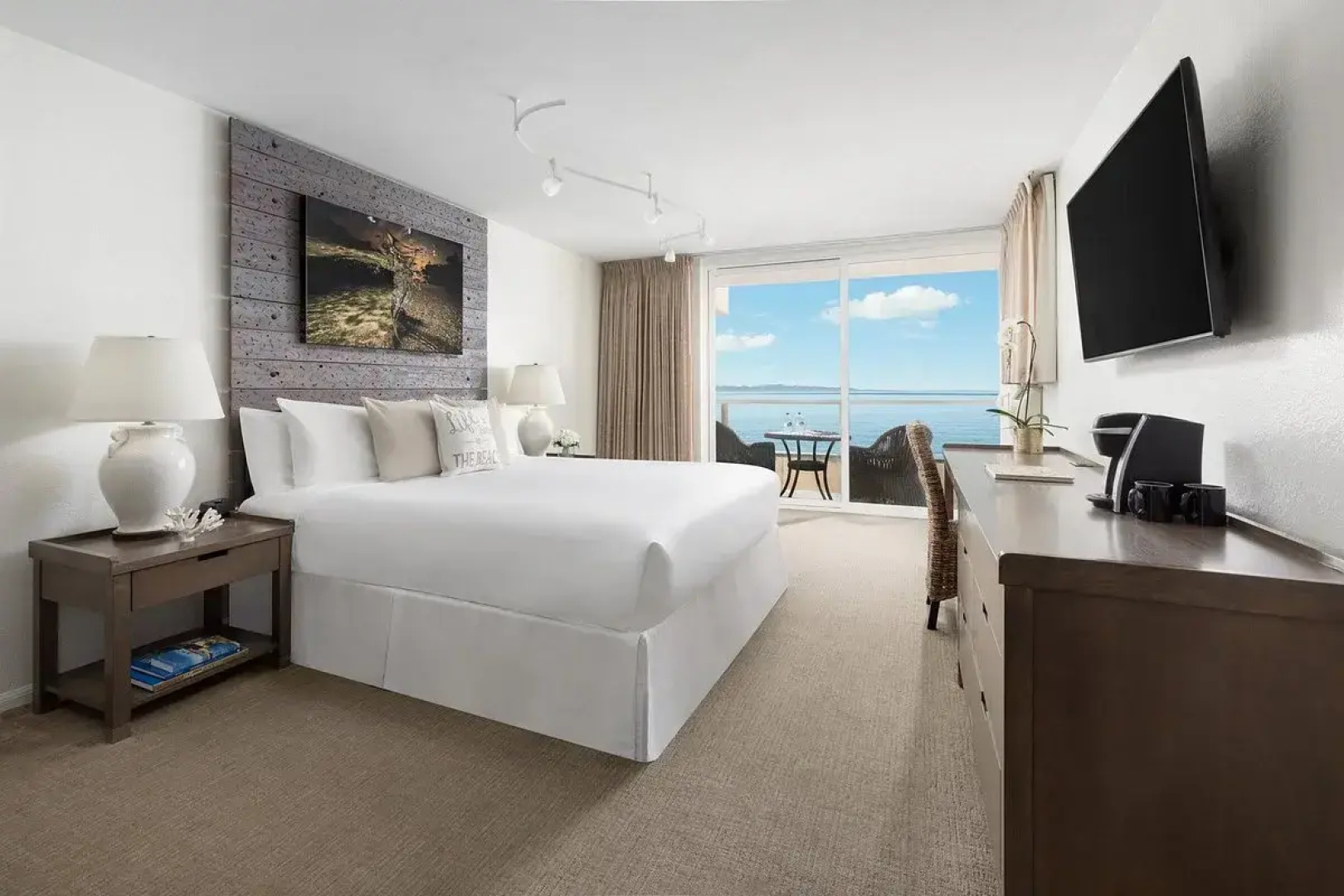 Pacific Edge Hotel