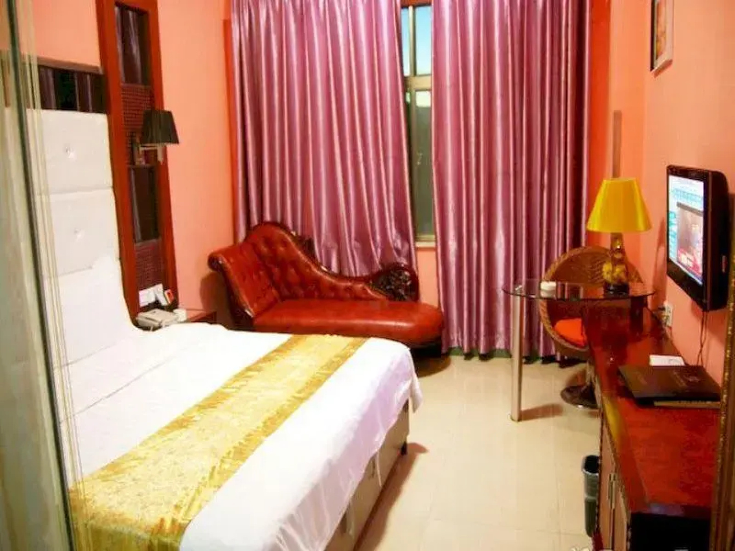 China Century Comm Meree Hotel