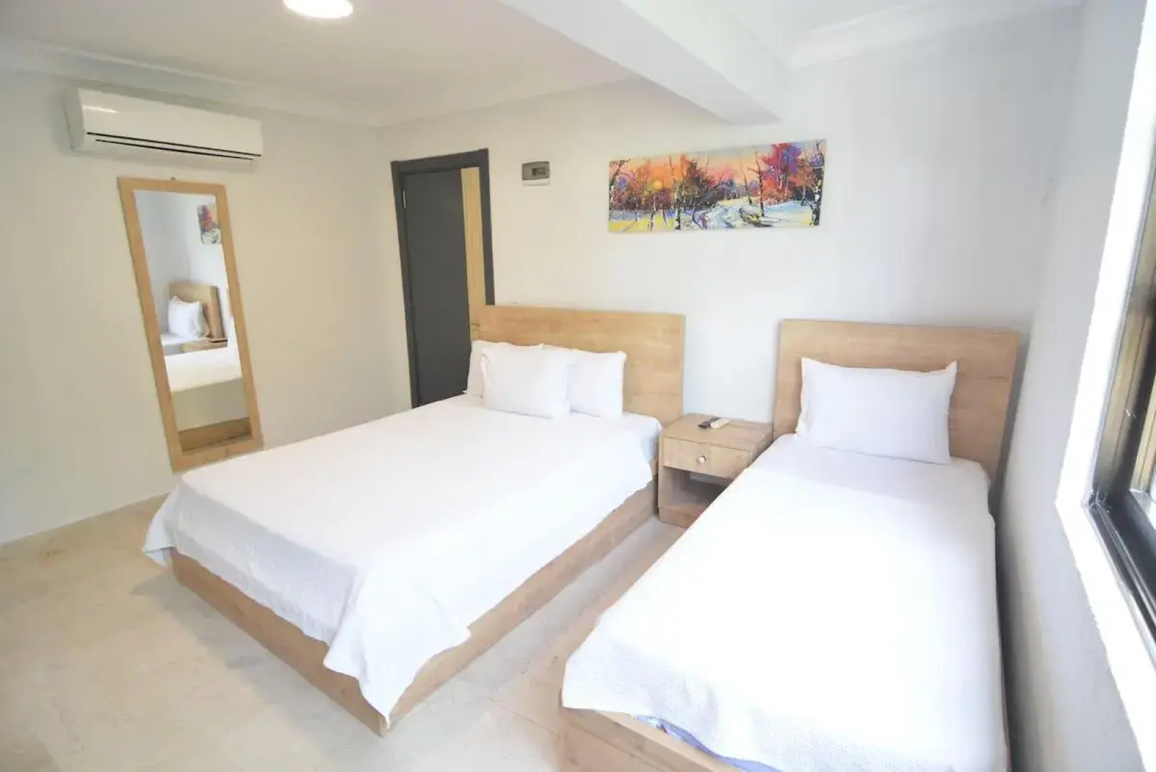 Ados Hotel