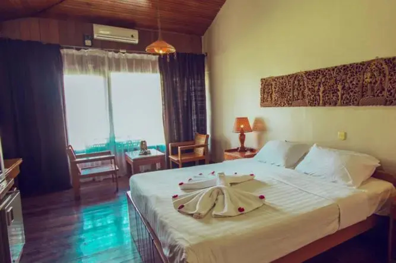 Kumudara Hotel Pagoda View