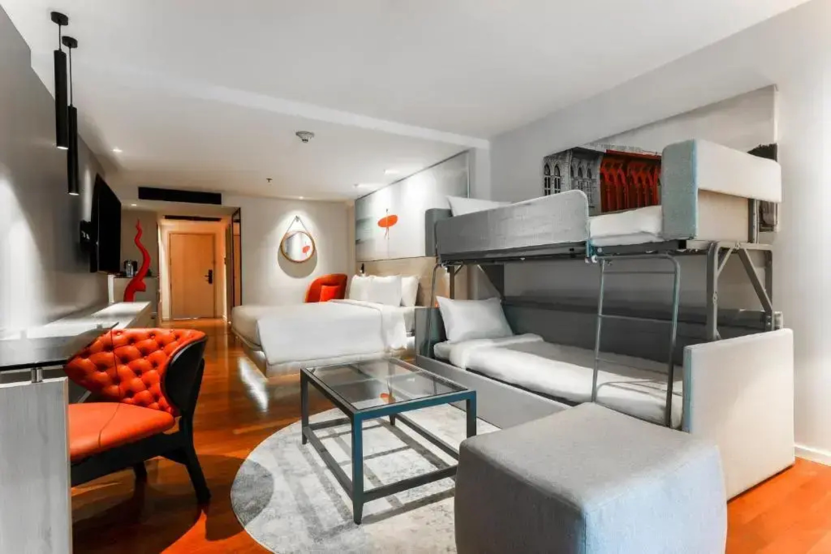 Отель Radisson RED Phuket Patong Beach
