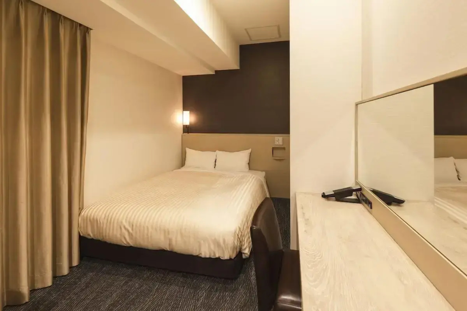 Отель Sotetsu Fresa Inn Shimbashi Hibiyaguchi
