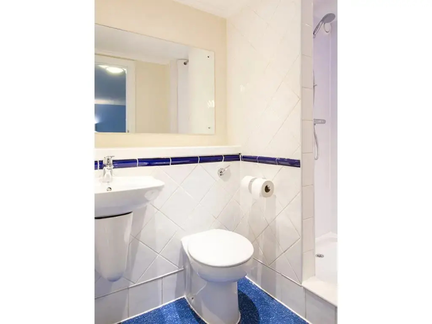 Travelodge Frimley Hotel