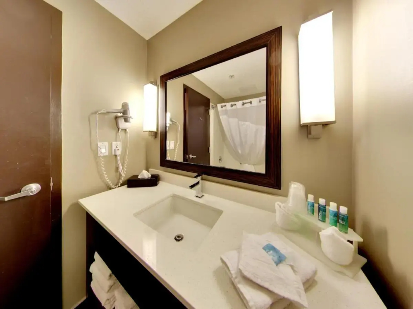 Holiday Inn Express & Suites Edmonton International Airport by IHG