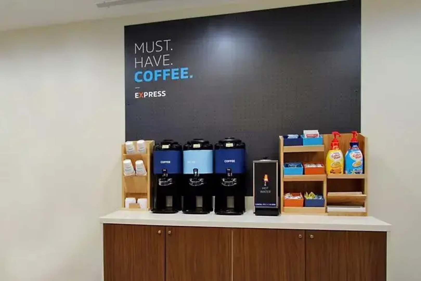 Holiday Inn Express Hotel & Suites Greensboro Airport Area by IHG