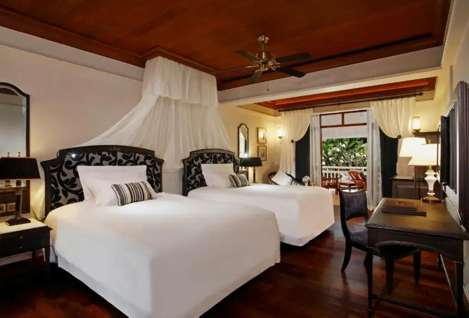 Отель Centara Grand Beach Resort and Villas Hua Hin