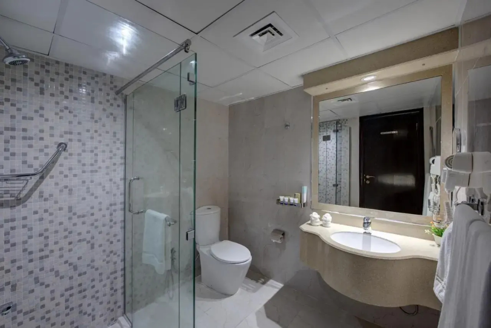 Sharjah Royal Tulip Hotel apartment