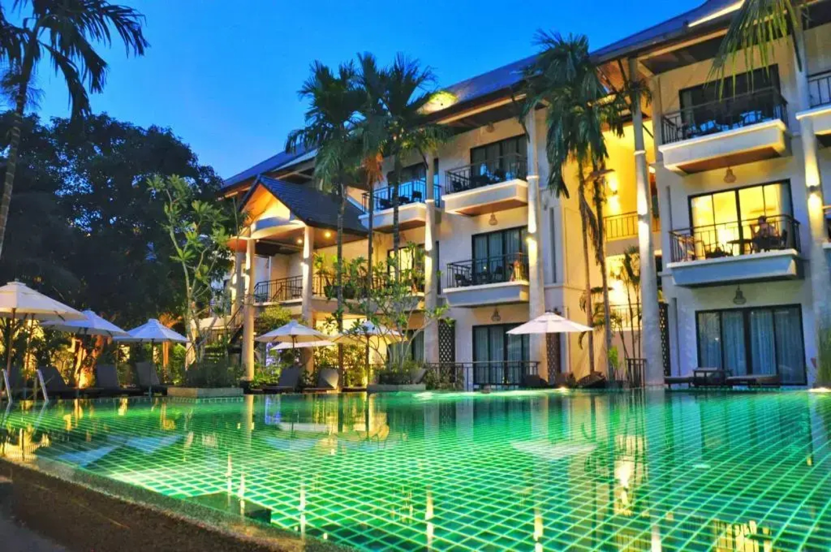Курорт Navatara Phuket Resort
