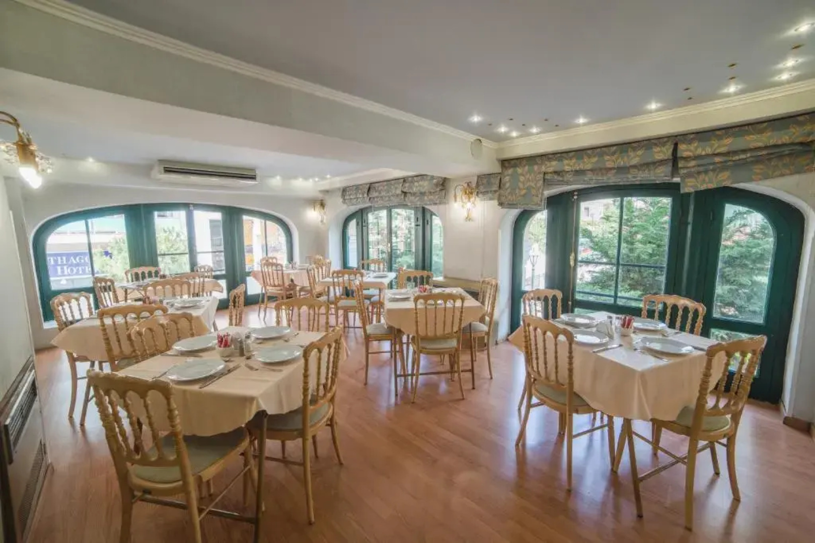 Delphi Art Hotel