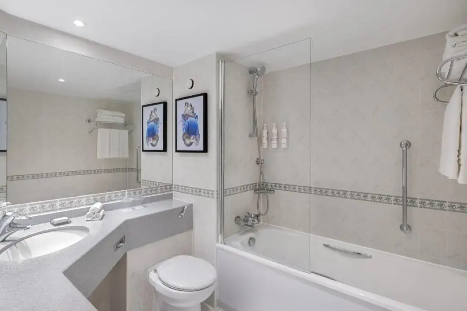 Delta Hotels by Marriott Heathrow Windsor
