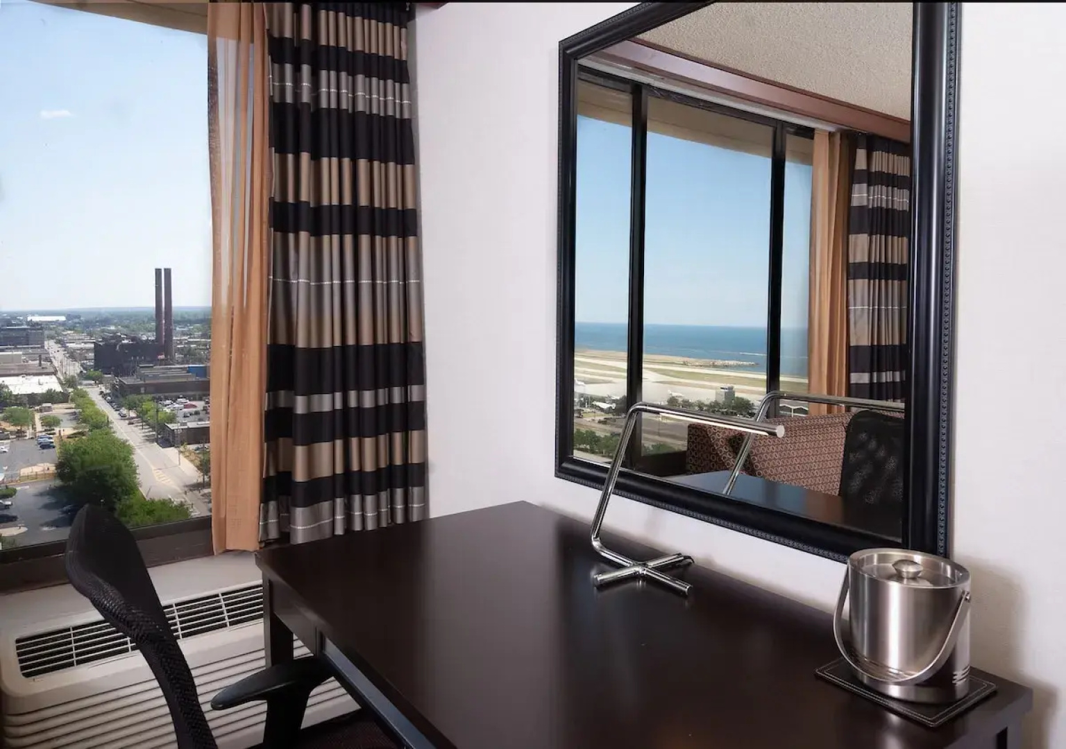 DoubleTree by Hilton Hotel Cleveland Downtown - Lakeside