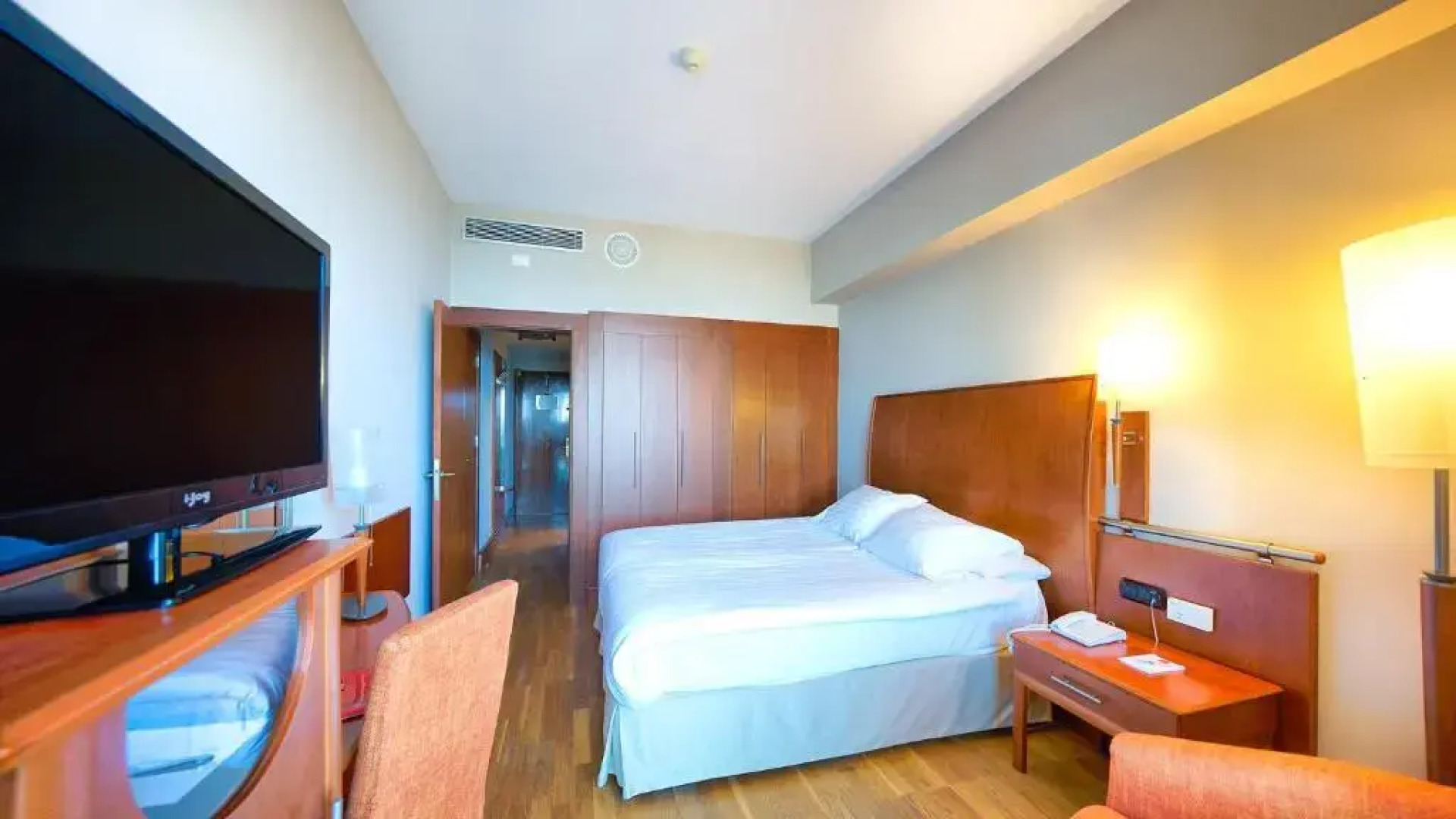 Отель Bull Reina Isabel & Spa