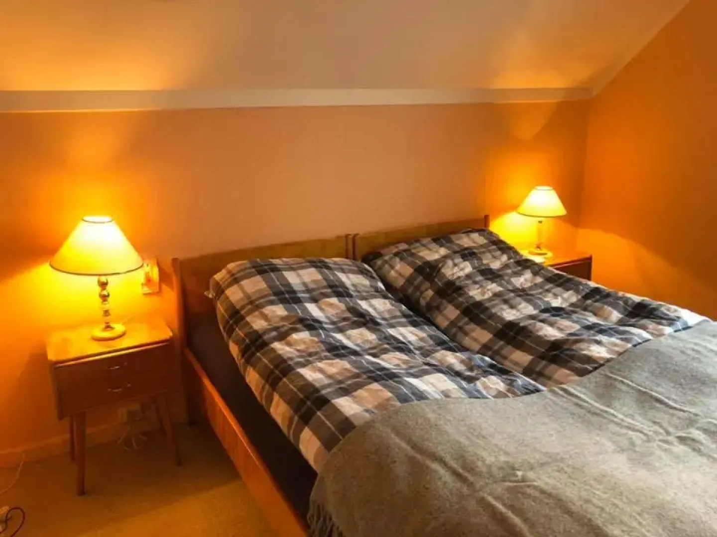 House by the sea Reine, Lofoten