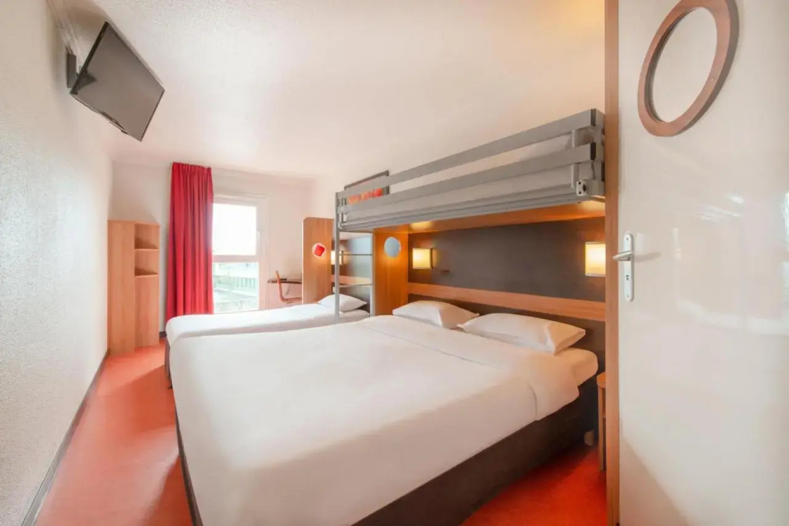 B&B HOTEL Cholet Nord