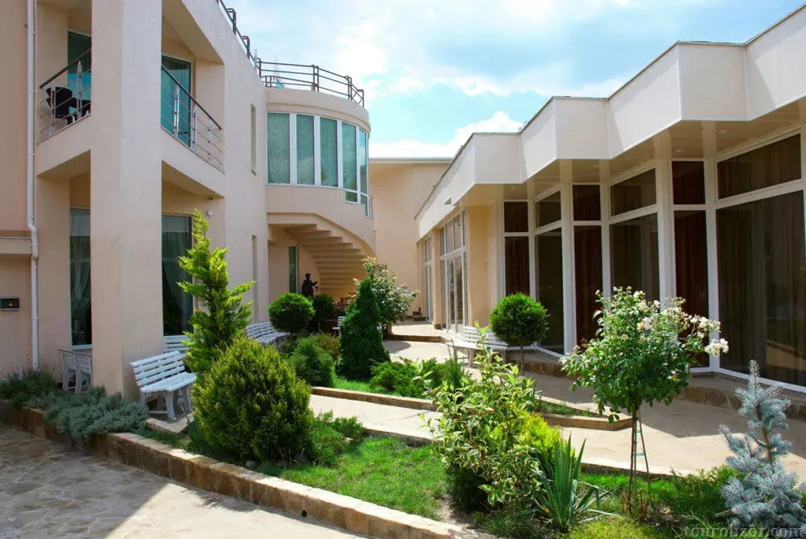 Lux Hotel