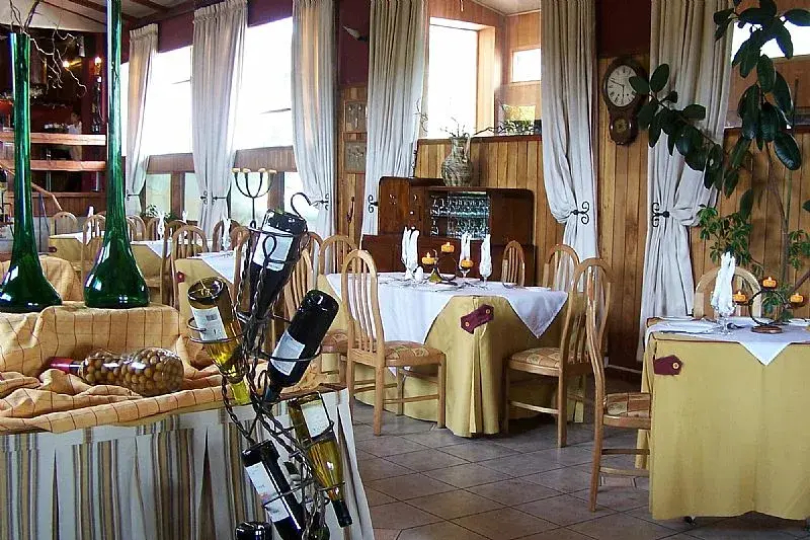 Los Alerces Hotel Cabañas Y Salones