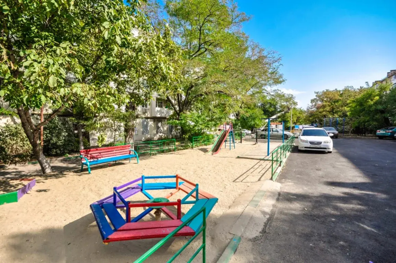 Na Prospekte Lenina Apartments