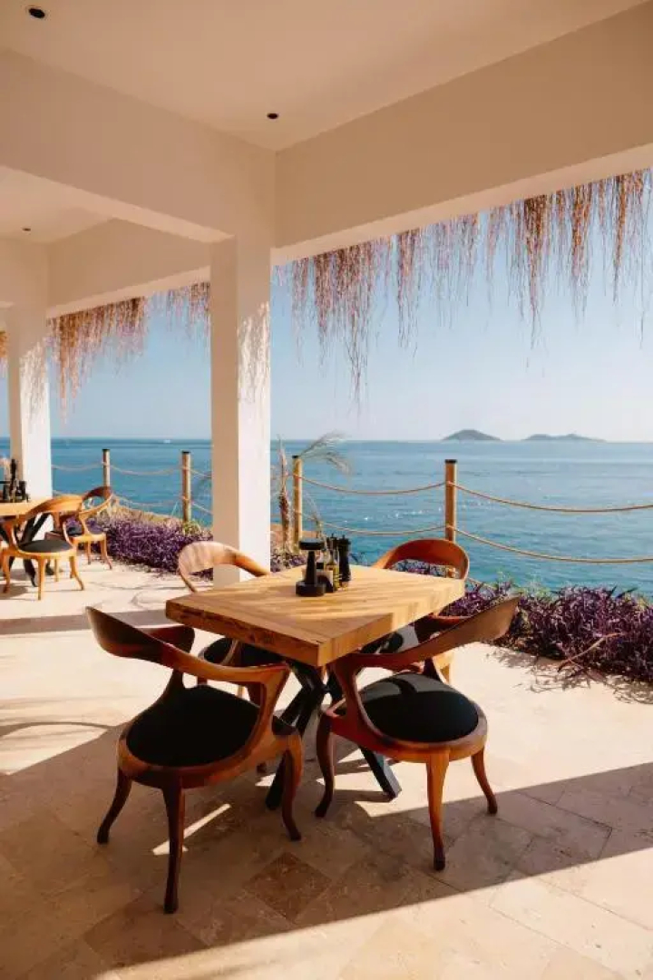 Lures Hotel
