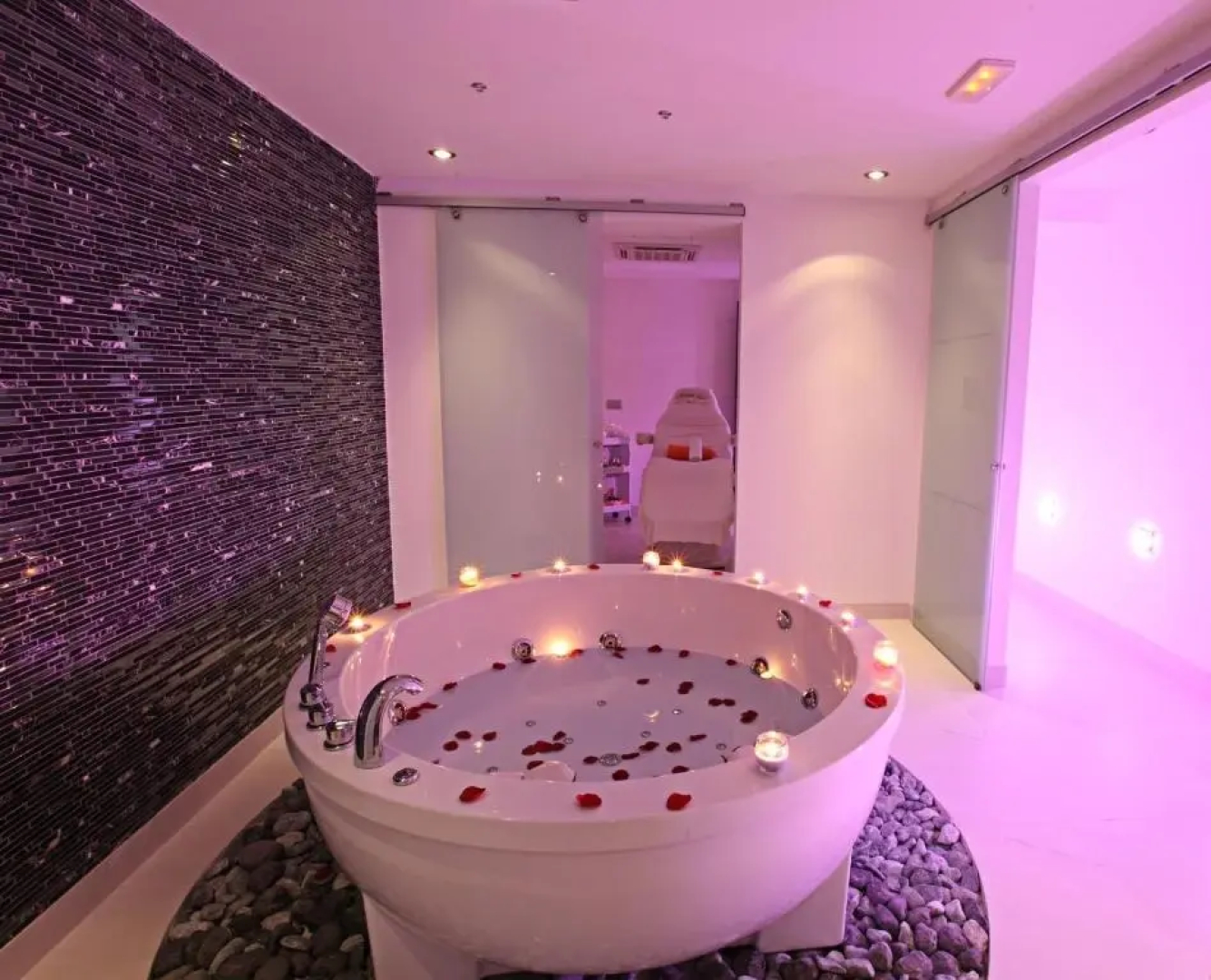 Dome Beach Marina Hotel & Resort