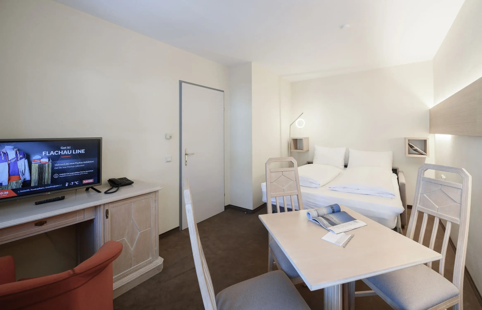 Crystls Aparthotel