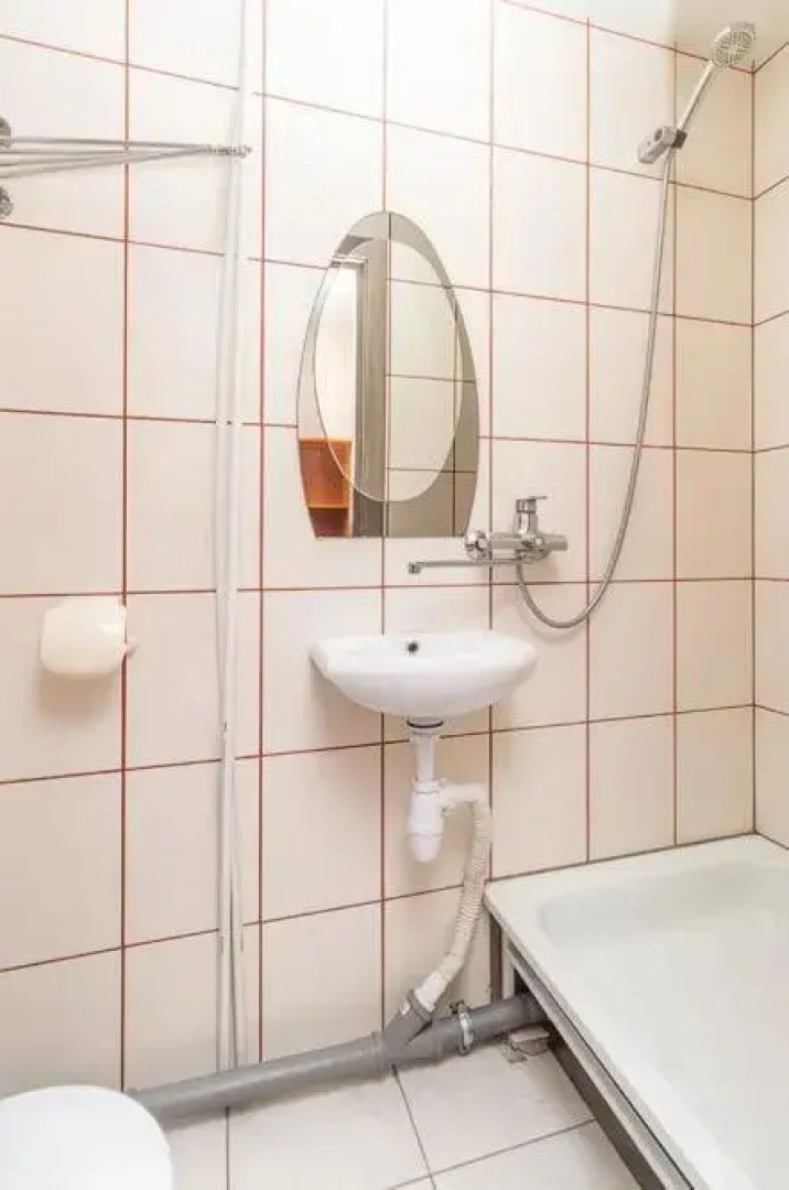 Novikov Courtyard On Labor Street