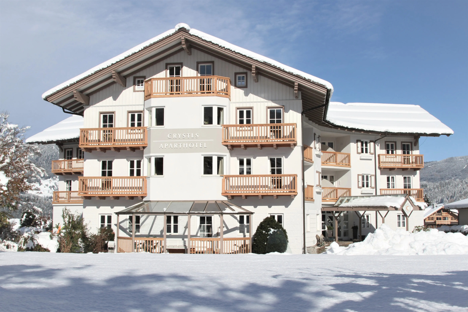 Crystls Aparthotel
