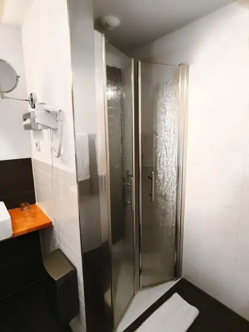 Hotel ML	