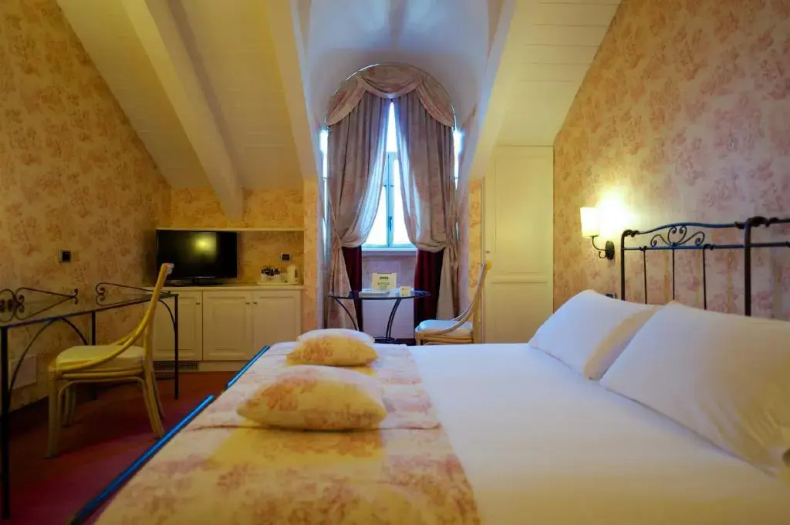 Best Western Crystal Palace Hotel