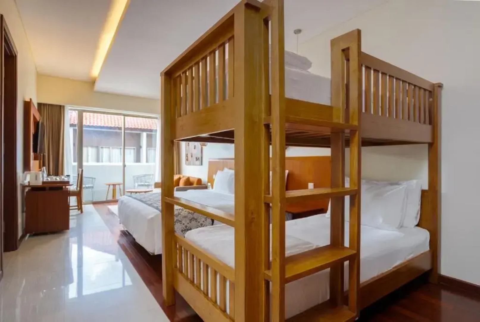 MERUSAKA Nusa Dua