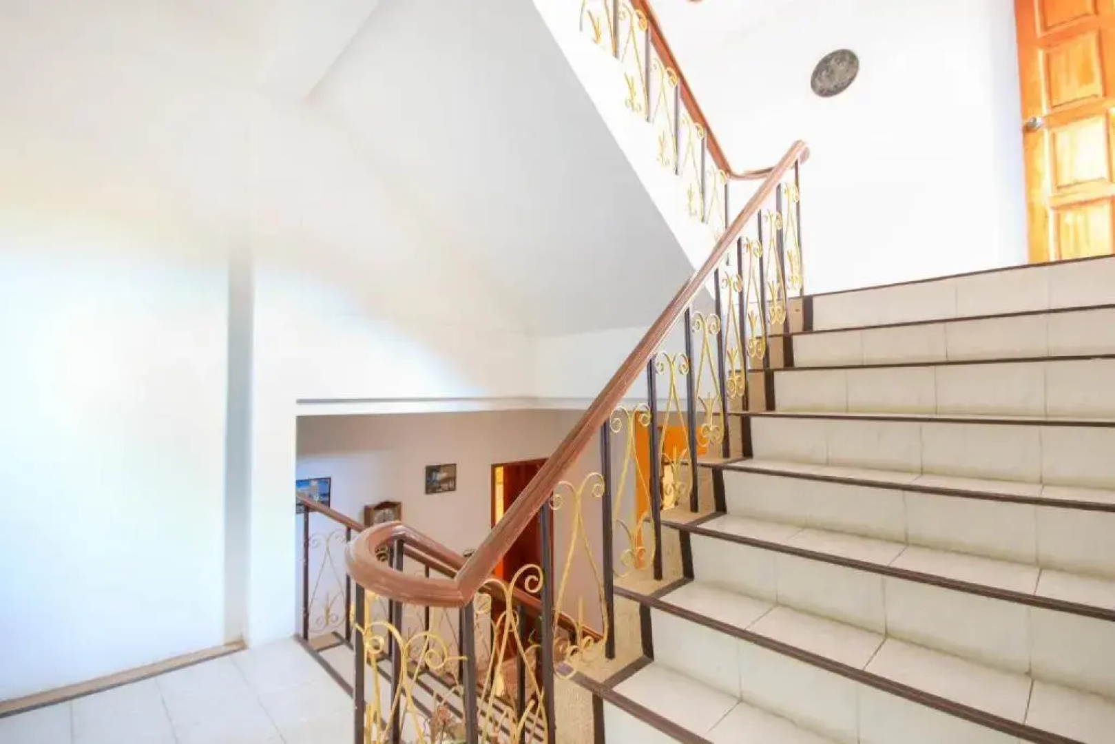 Ban Elephant Blanc Apartment
