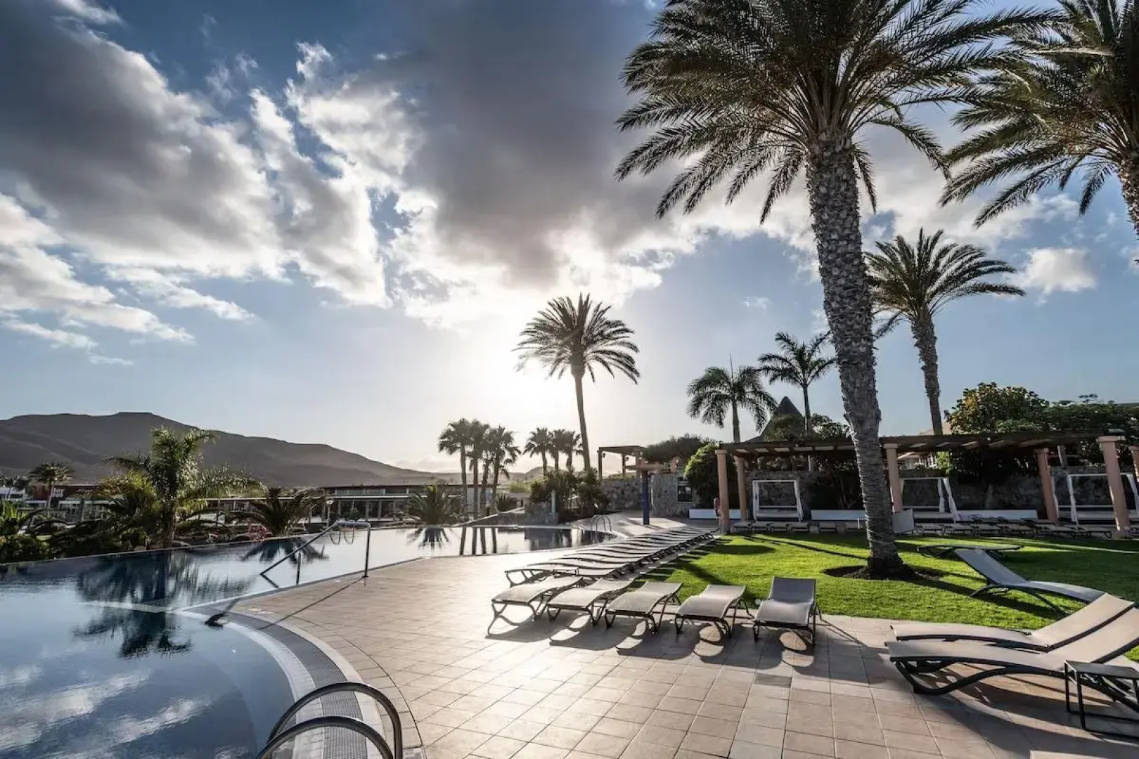 Курорт Playitas Hotel 