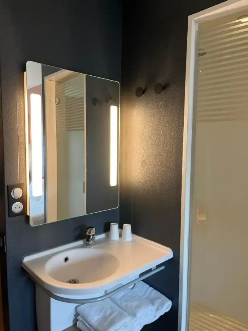 B&B HOTEL Liège Rocourt