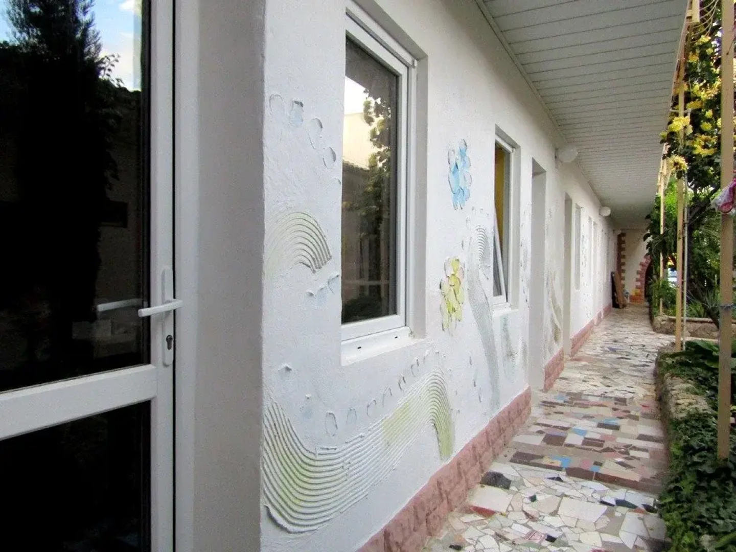 Roza Guest House