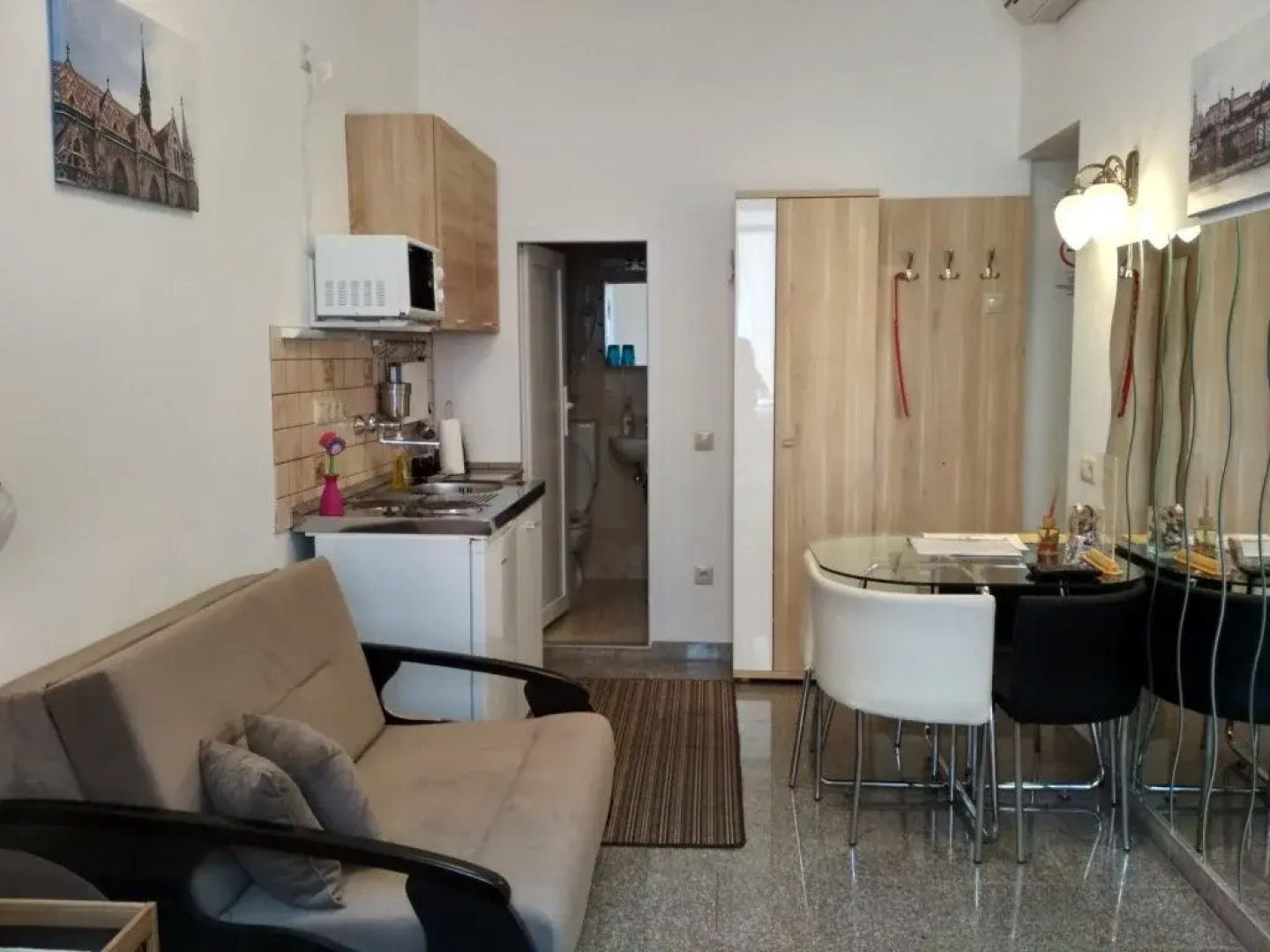 Happy Holiday Lux Apartments