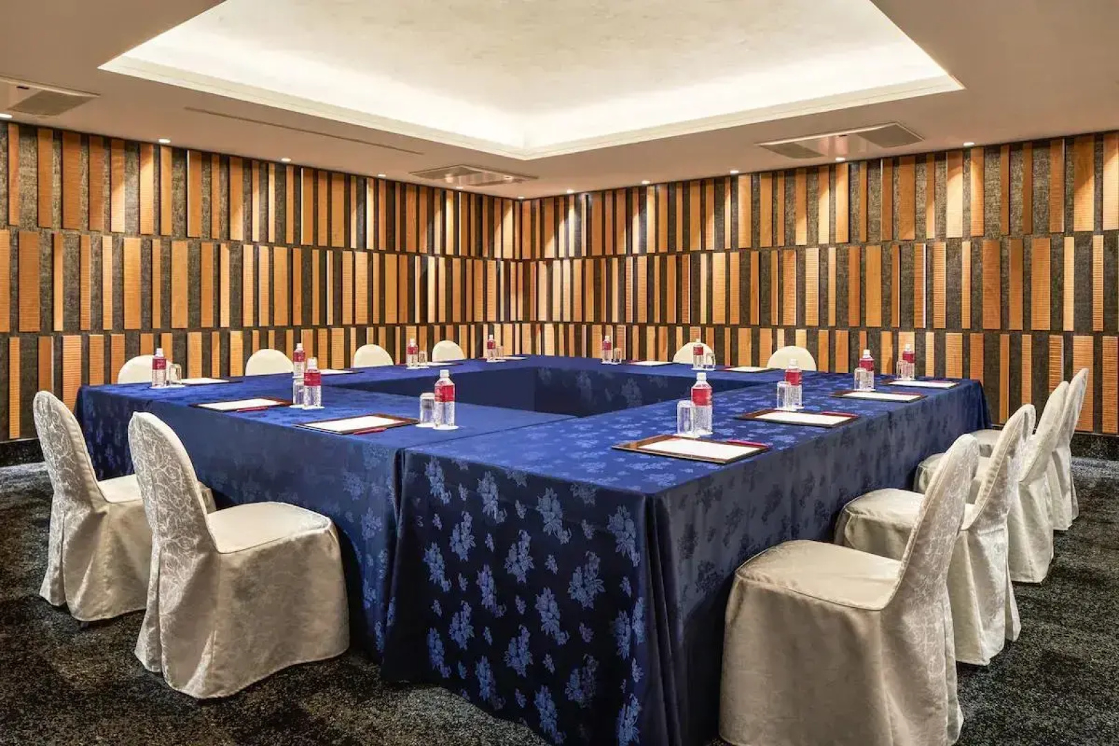 Отель ANA Crowne Plaza Kyoto, an IHG Hotel