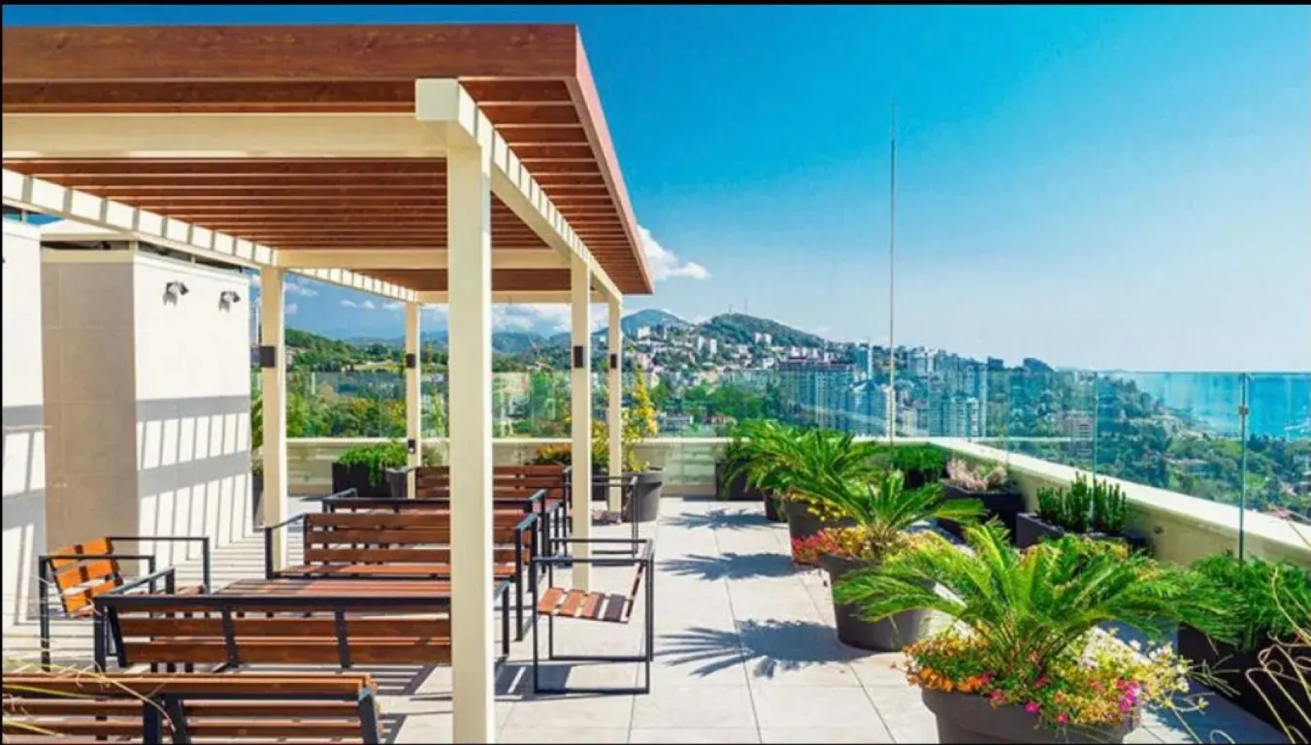 S Basseynom ZHK Metropol Apartments