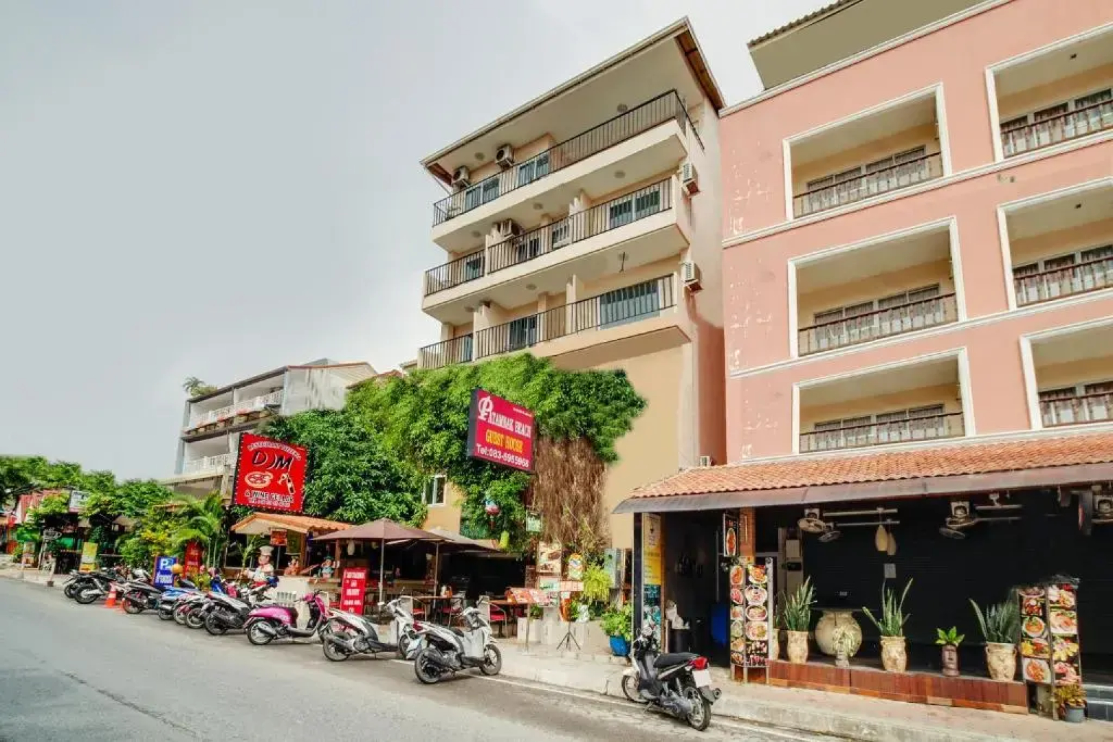 Patumnak Beach Guesthouse