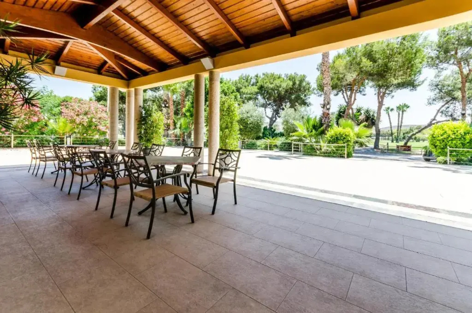 Курорт El Plantio Golf Resort