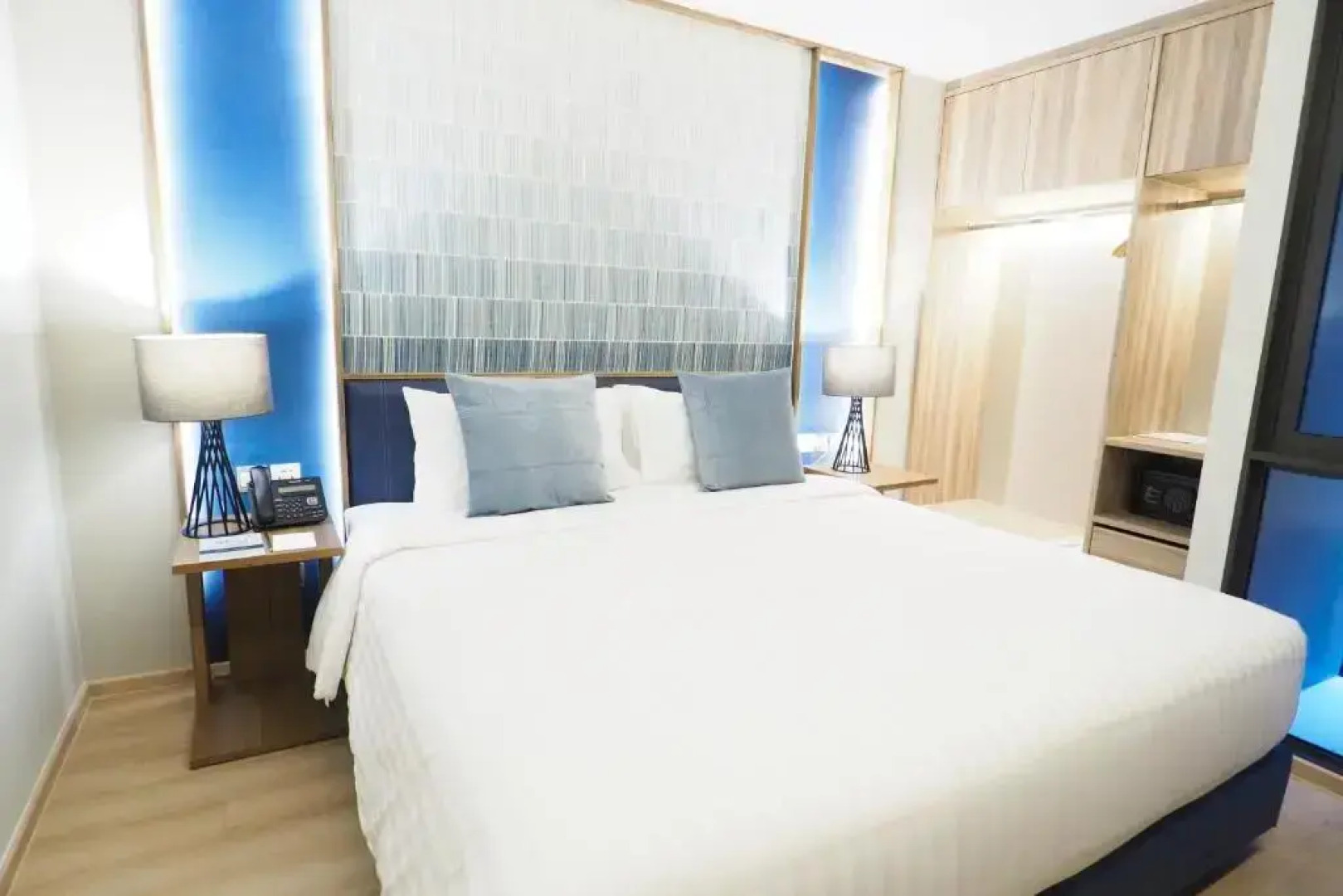 The Quarter Phromphong by UHG