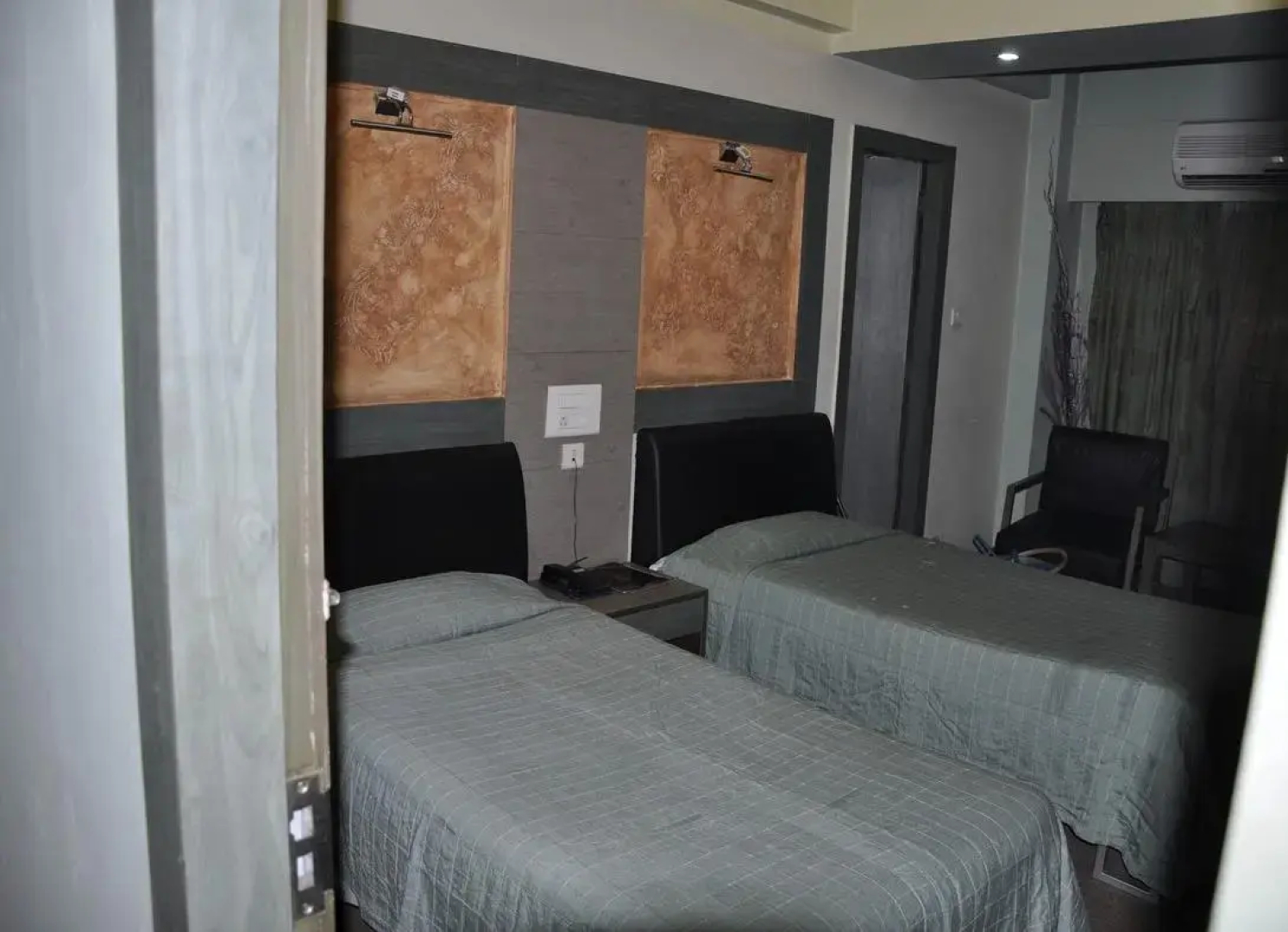 Hotel Monsoon
