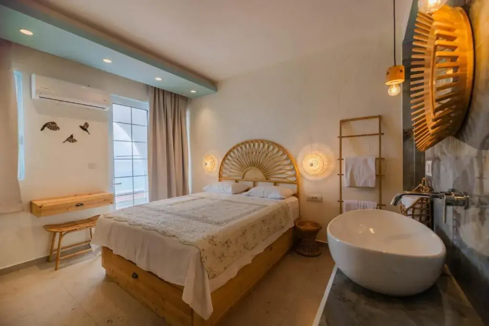 Delfini Beach Hotel