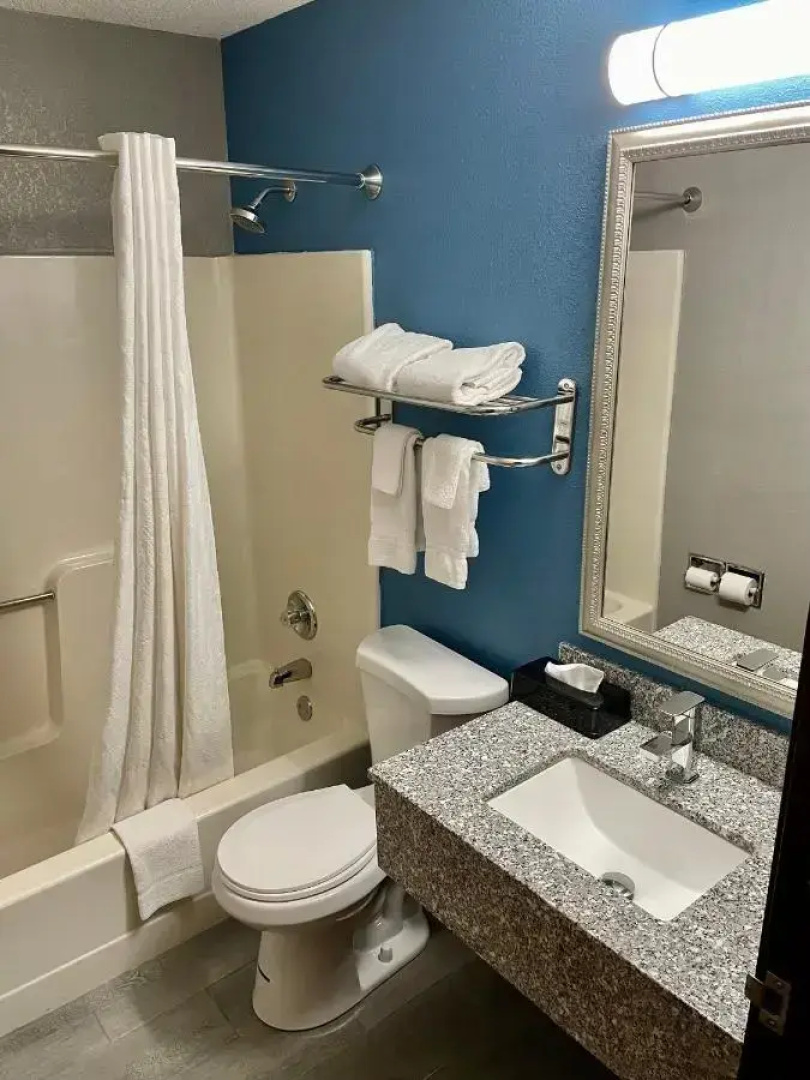 American Inn Cedar Rapids South