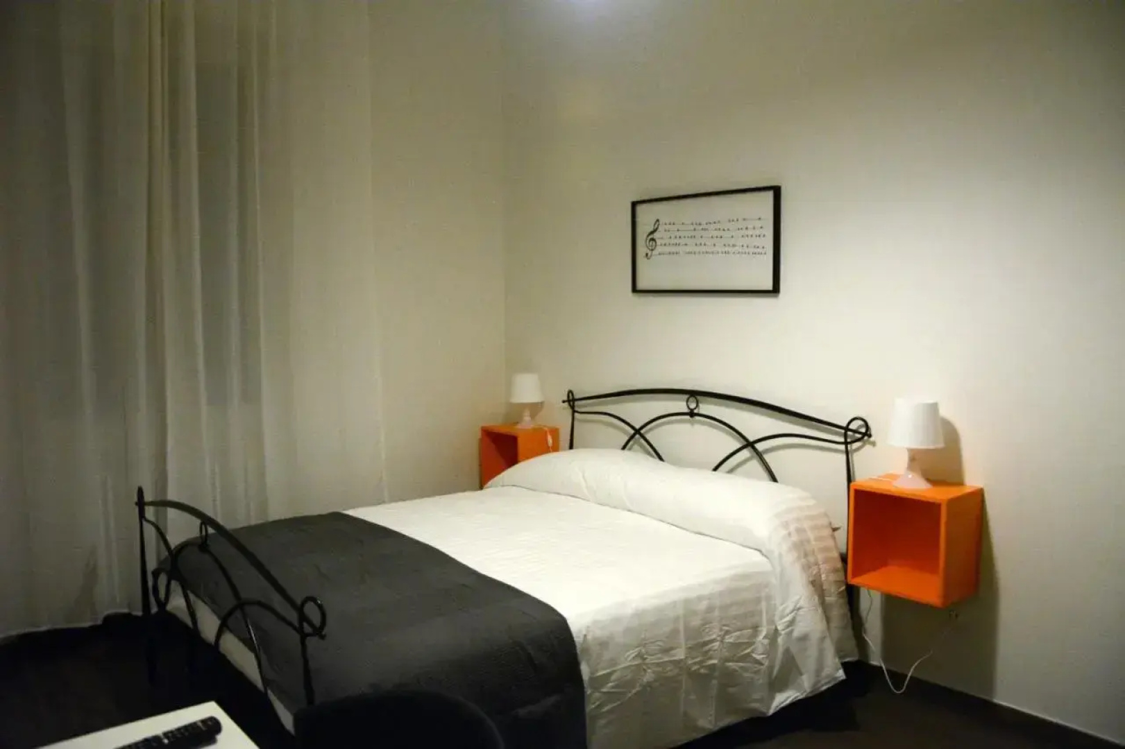 Отель Mambo Suites