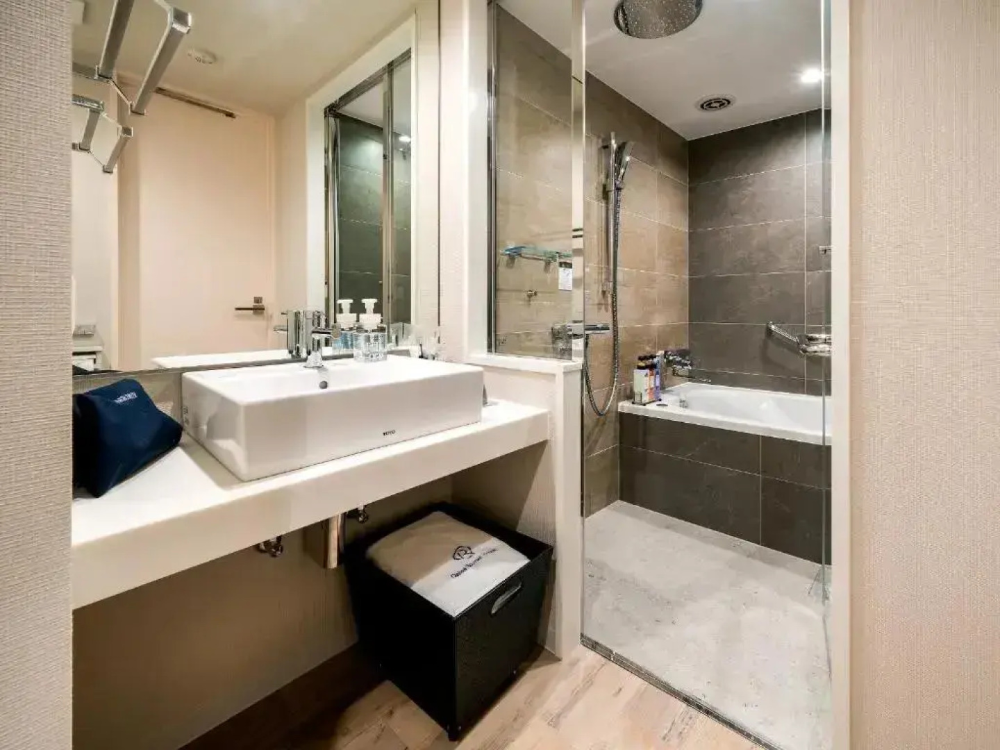 Отель Daiwa Roynet Hotel Tokyo Kyobashi PREMIER