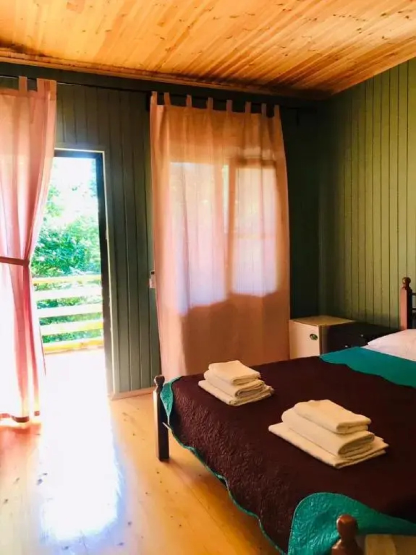 Guest House E&M
