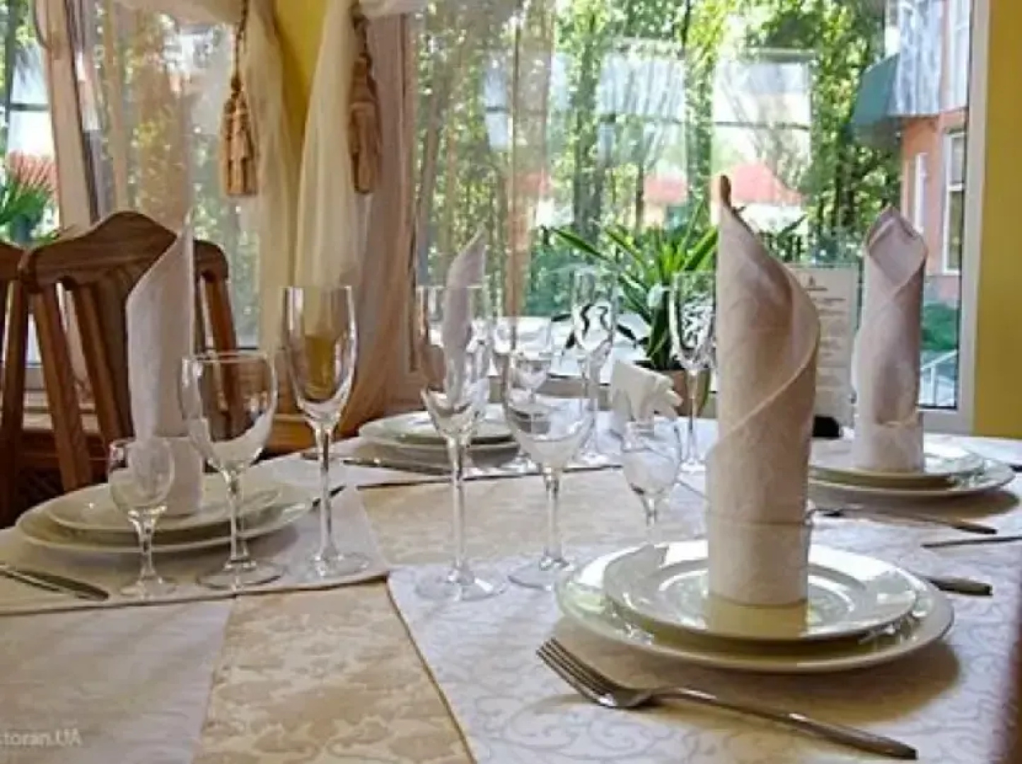 Tisa Hotel
